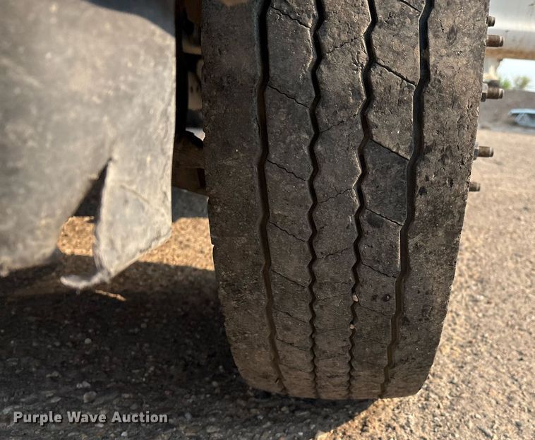 image for item DX8017 2017 Ford F450 Super Duty XL SuperCab truck cab and chassis