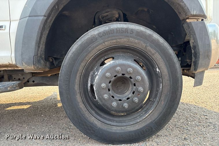 image for item DX8017 2017 Ford F450 Super Duty XL SuperCab truck cab and chassis