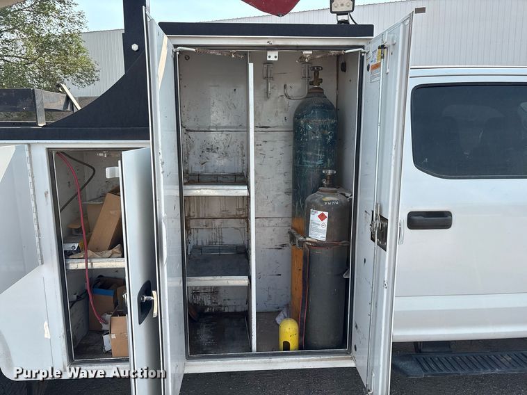 image for item DX8018 2019 Ford F550 Super Duty XL Crew Cab utility / service truck