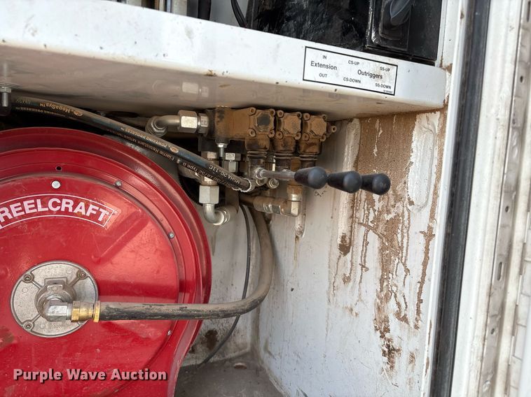 image for item DX8018 2019 Ford F550 Super Duty XL Crew Cab utility / service truck