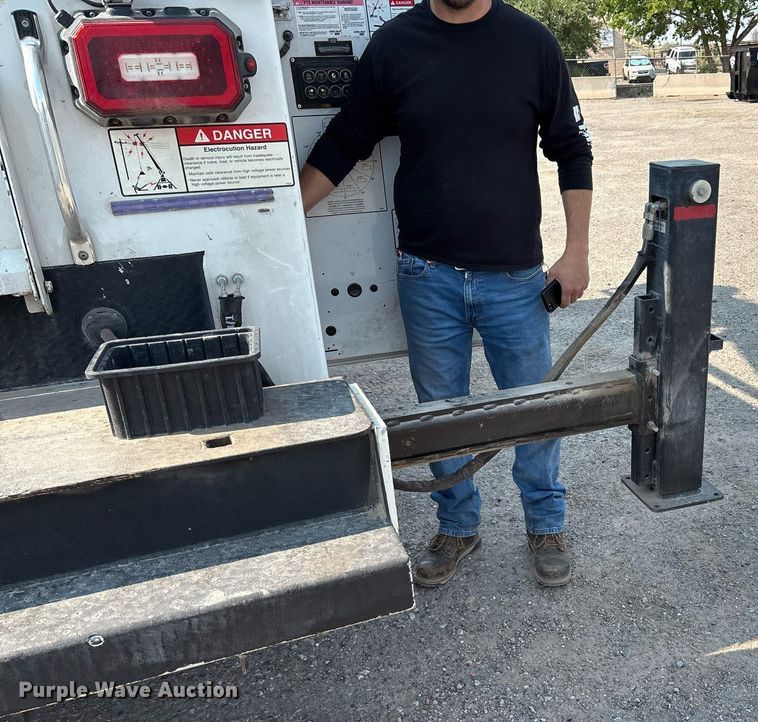 image for item DX8018 2019 Ford F550 Super Duty XL Crew Cab utility / service truck