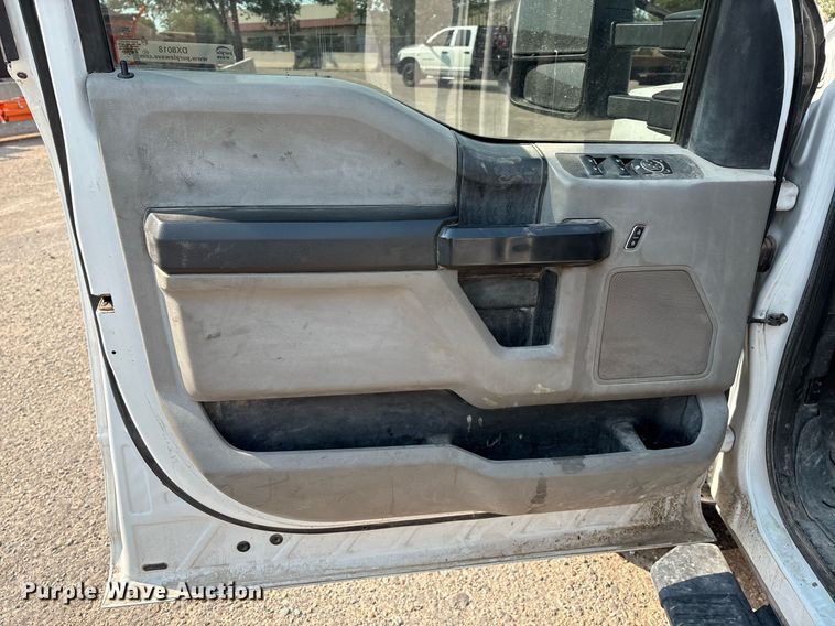 image for item DX8018 2019 Ford F550 Super Duty XL Crew Cab utility / service truck