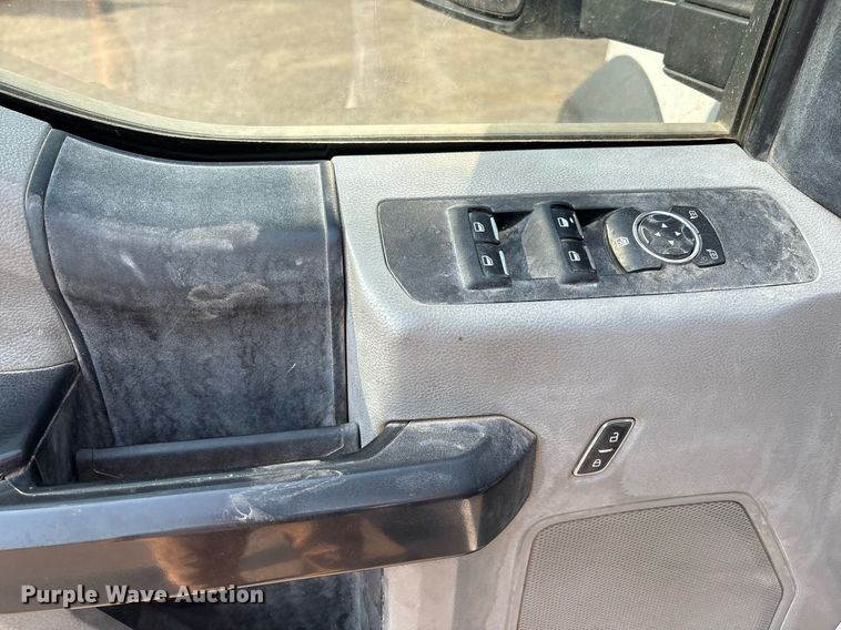 image for item DX8018 2019 Ford F550 Super Duty XL Crew Cab utility / service truck