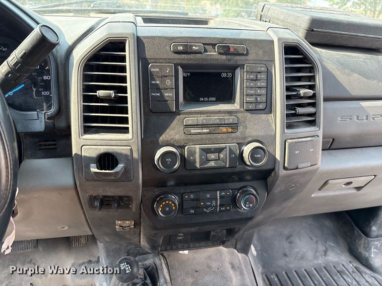 image for item DX8018 2019 Ford F550 Super Duty XL Crew Cab utility / service truck