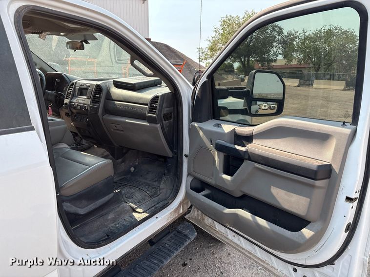 image for item DX8018 2019 Ford F550 Super Duty XL Crew Cab utility / service truck