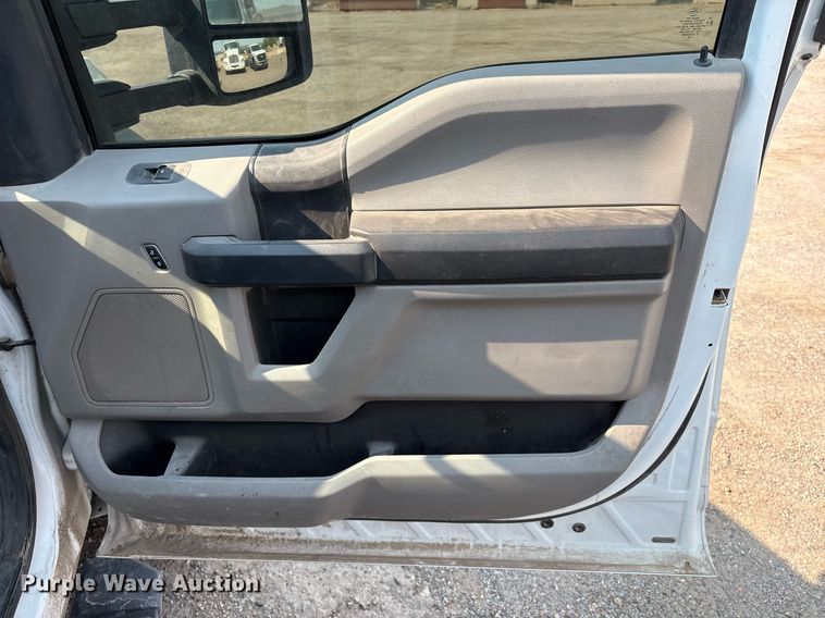 image for item DX8018 2019 Ford F550 Super Duty XL Crew Cab utility / service truck