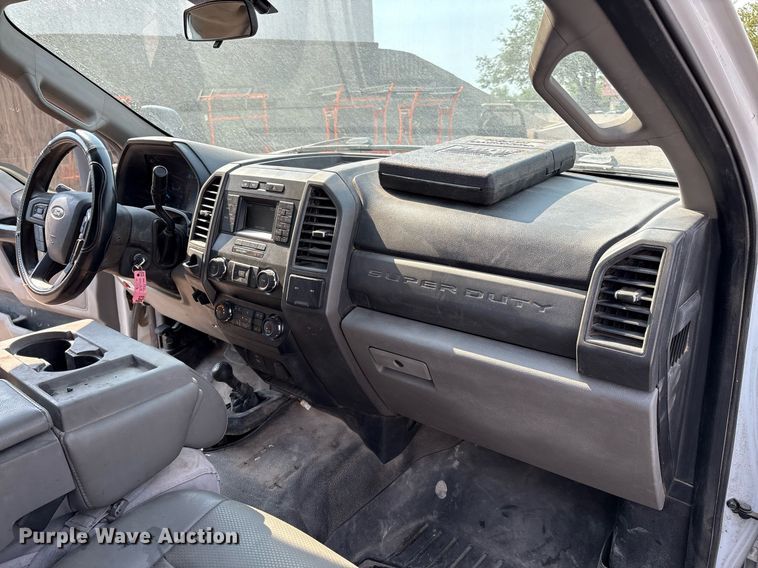 image for item DX8018 2019 Ford F550 Super Duty XL Crew Cab utility / service truck