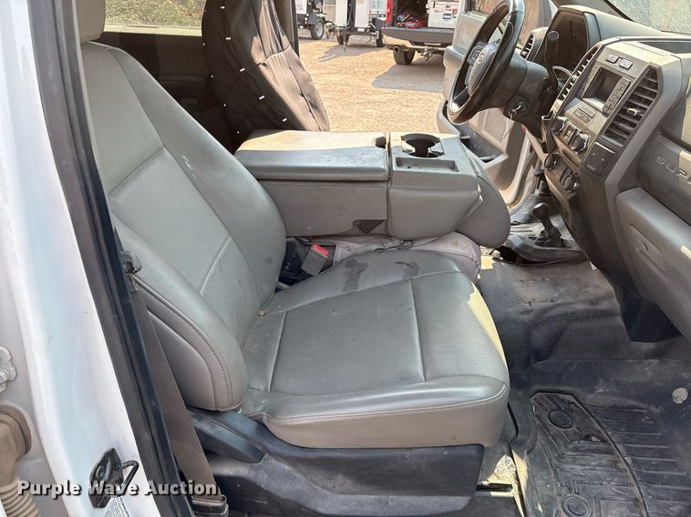 image for item DX8018 2019 Ford F550 Super Duty XL Crew Cab utility / service truck