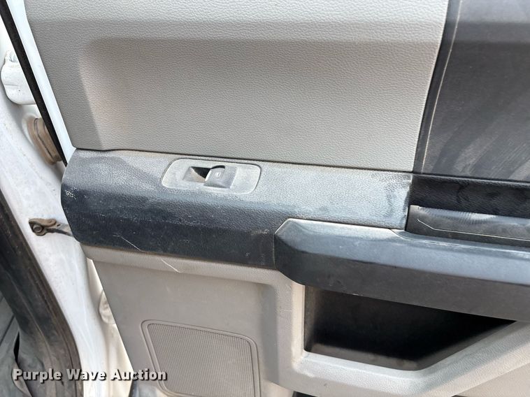 image for item DX8018 2019 Ford F550 Super Duty XL Crew Cab utility / service truck