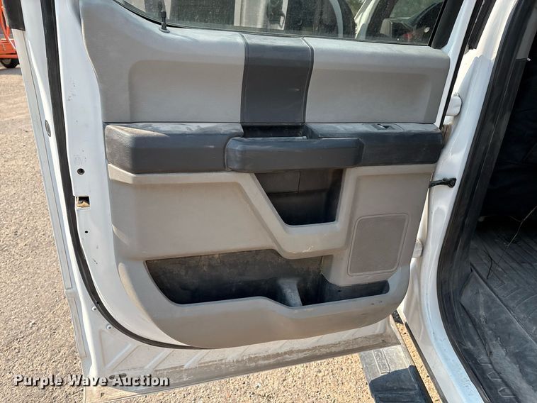 image for item DX8018 2019 Ford F550 Super Duty XL Crew Cab utility / service truck