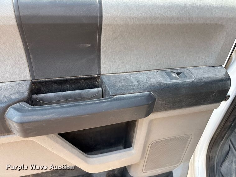 image for item DX8018 2019 Ford F550 Super Duty XL Crew Cab utility / service truck