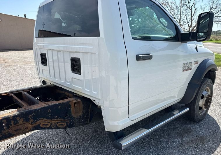 image for item DY0392 2016 Dodge Ram 5500  truck cab and chassis