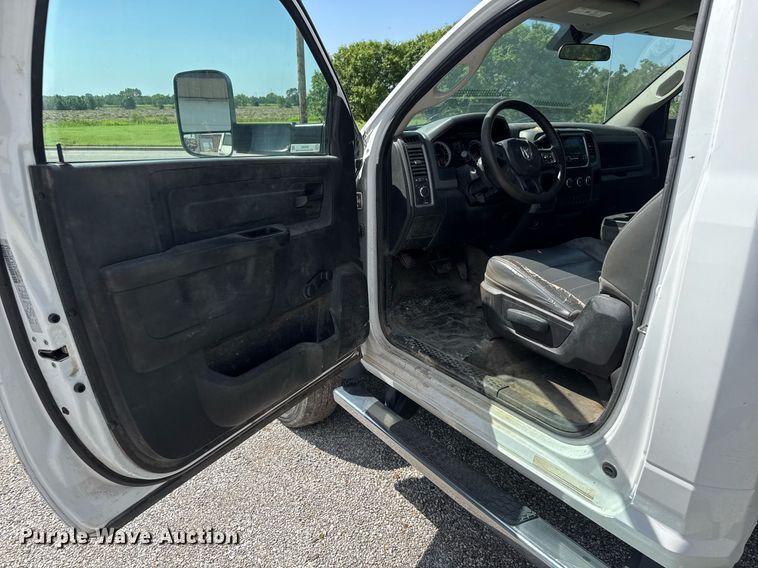 image for item DY0392 2016 Dodge Ram 5500  truck cab and chassis