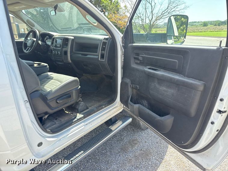 image for item DY0392 2016 Dodge Ram 5500  truck cab and chassis