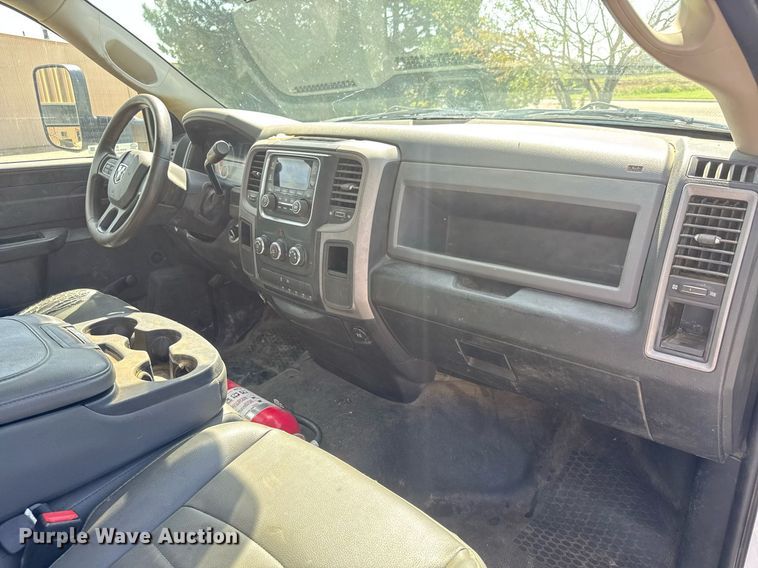 image for item DY0392 2016 Dodge Ram 5500  truck cab and chassis