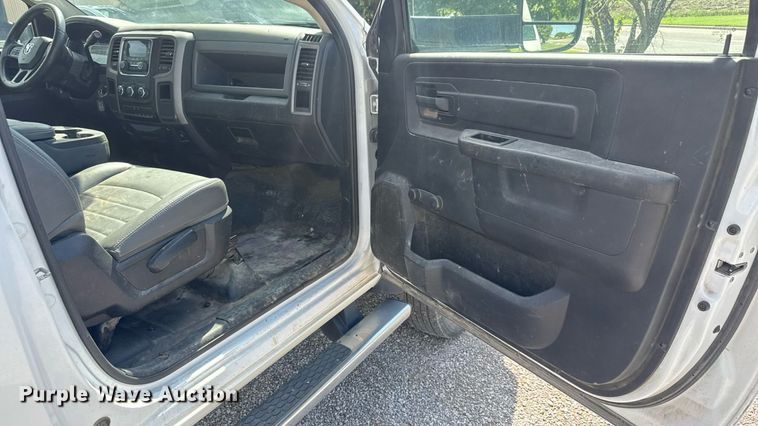 image for item DY0393 2016 Dodge Ram 4500 truck cab and chassis