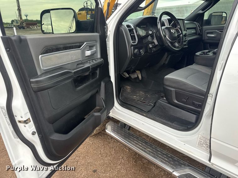 image for item DY0429 2022 Dodge Ram 2500 Big Horn  Crew Cab pickup truck