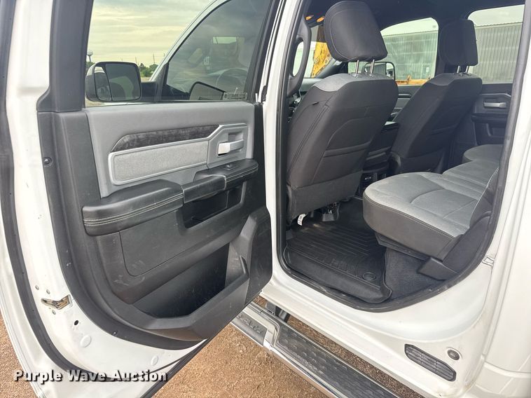 image for item DY0429 2022 Dodge Ram 2500 Big Horn  Crew Cab pickup truck