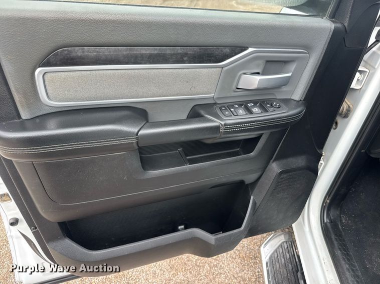 image for item DY0430 2022 Dodge Ram 2500 Big Horn Crew Cab pickup truck