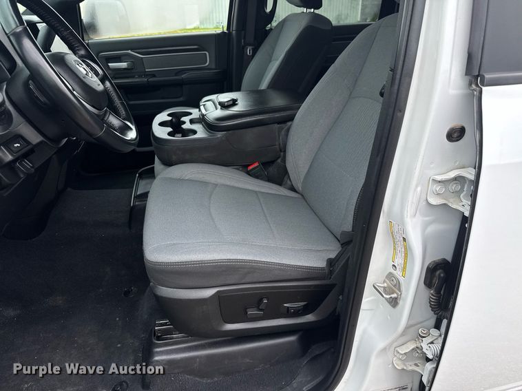 image for item DY0430 2022 Dodge Ram 2500 Big Horn Crew Cab pickup truck