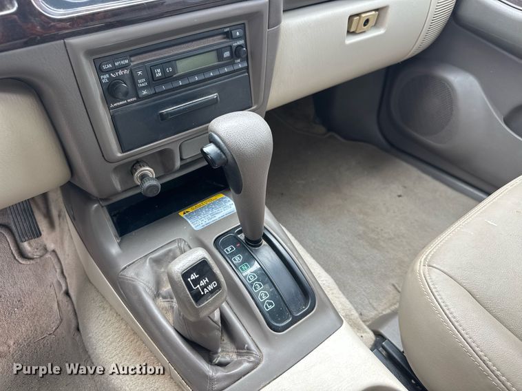 image for item DY0434 2002 Mitsubishi Montero Sport SUV