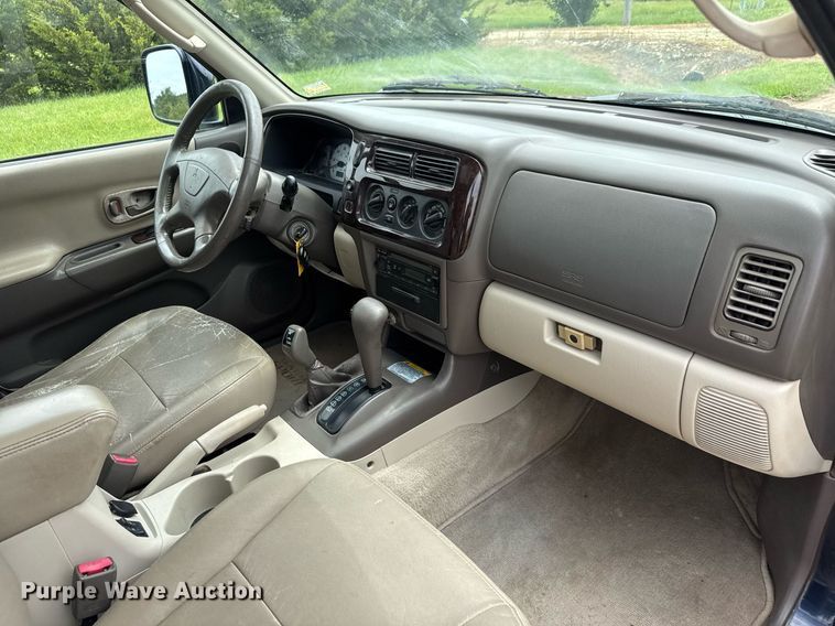 image for item DY0434 2002 Mitsubishi Montero Sport SUV