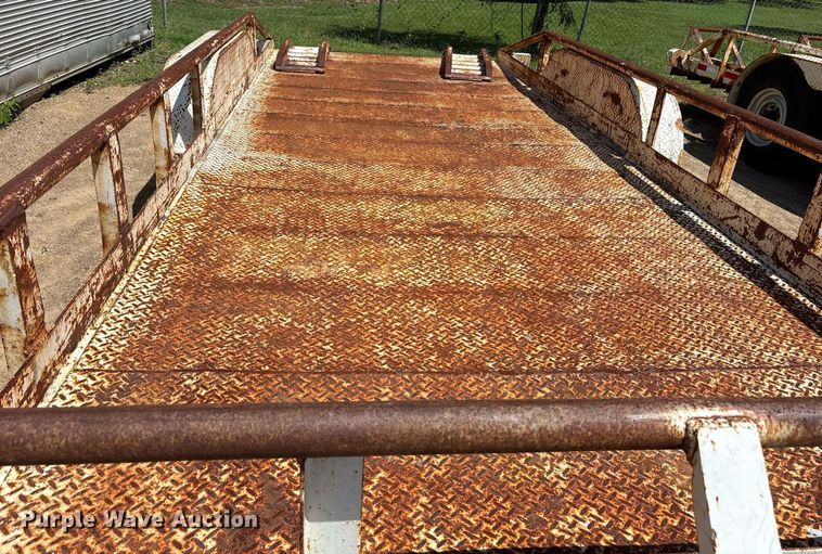 image for item DY0855 1994 Shop built utility trailer