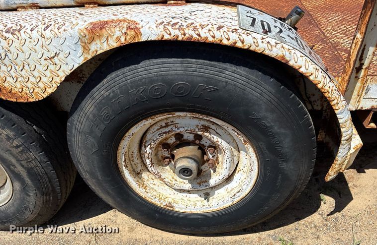 image for item DY0855 1994 Shop built utility trailer