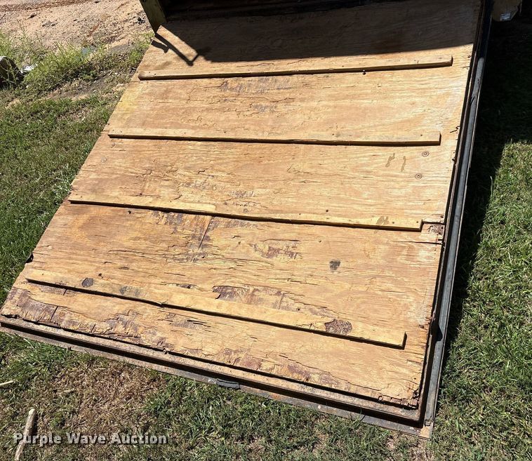 image for item DY0864 2012 King V17X1STA enclosed cargo trailer