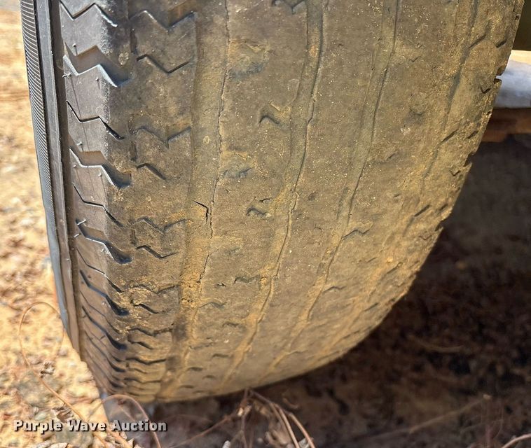 image for item DY0864 2012 King V17X1STA enclosed cargo trailer