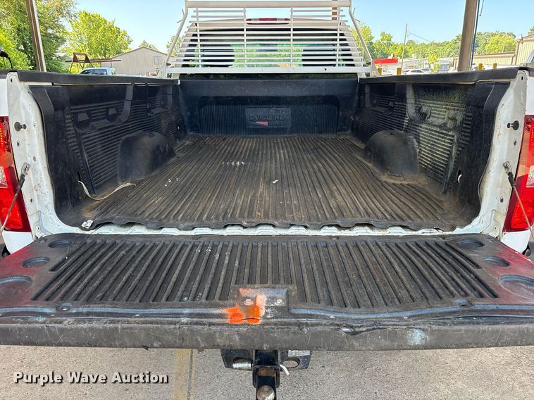 image for item DY0866 2011 Chevrolet Silverado 2500HD pickup truck