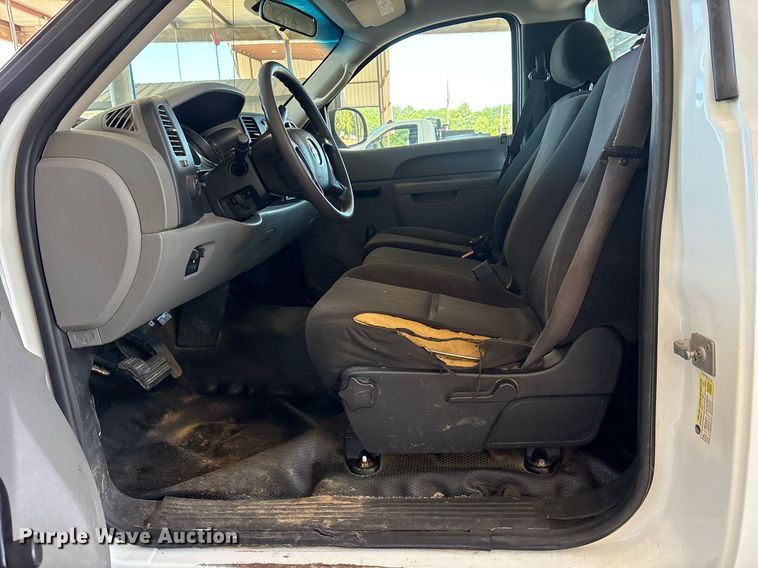 image for item DY0866 2011 Chevrolet Silverado 2500HD pickup truck