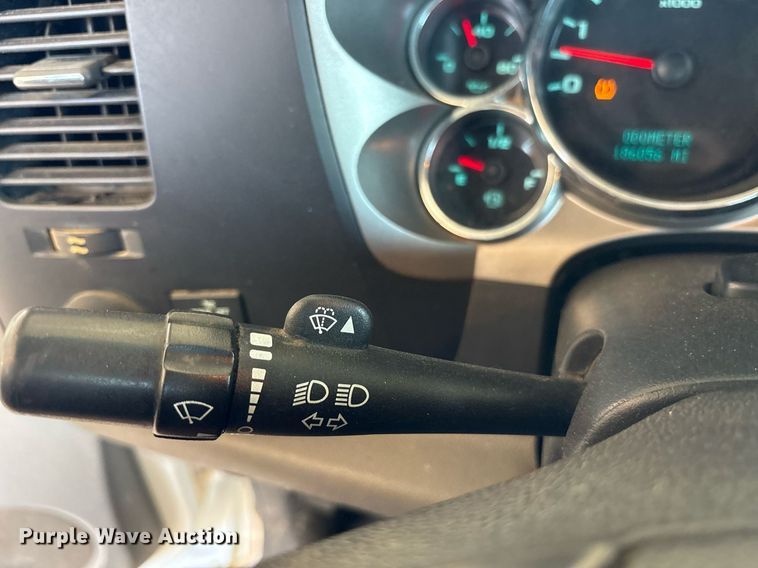 image for item DY0866 2011 Chevrolet Silverado 2500HD pickup truck