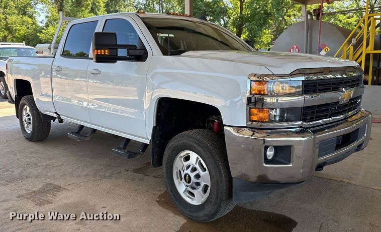 image for item DY0867 2017 Chevrolet Silverado 2500HD Crew Cab pickup truck