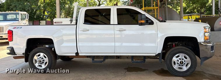 image for item DY0867 2017 Chevrolet Silverado 2500HD Crew Cab pickup truck