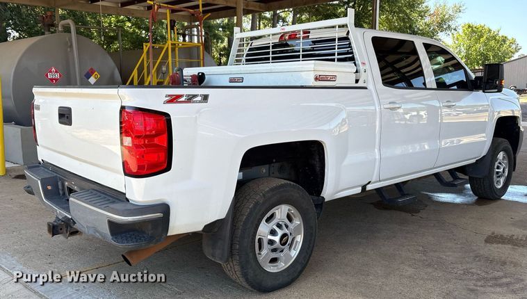 image for item DY0867 2017 Chevrolet Silverado 2500HD Crew Cab pickup truck