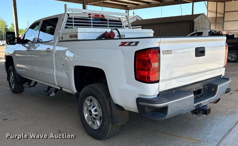 image for item DY0867 2017 Chevrolet Silverado 2500HD Crew Cab pickup truck