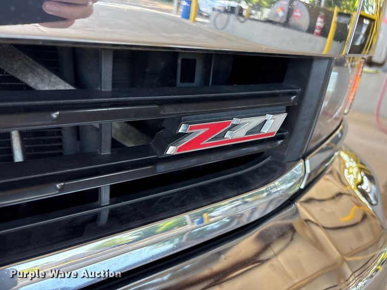 image for item DY0867 2017 Chevrolet Silverado 2500HD Crew Cab pickup truck