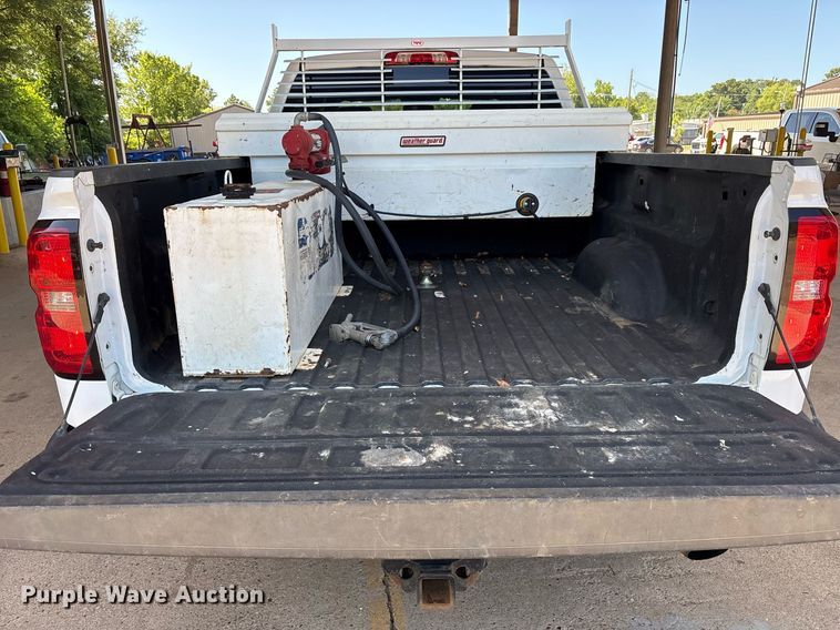 image for item DY0867 2017 Chevrolet Silverado 2500HD Crew Cab pickup truck