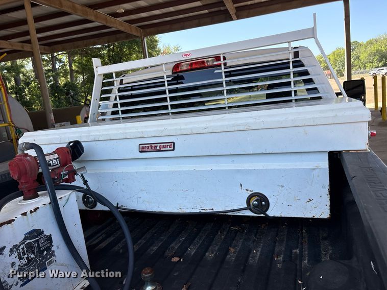 image for item DY0867 2017 Chevrolet Silverado 2500HD Crew Cab pickup truck