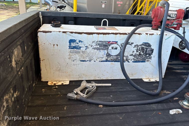 image for item DY0867 2017 Chevrolet Silverado 2500HD Crew Cab pickup truck