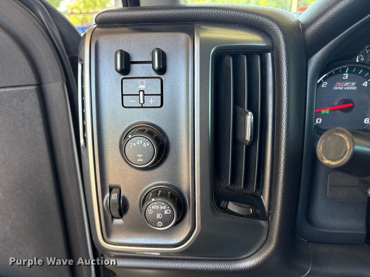 image for item DY0867 2017 Chevrolet Silverado 2500HD Crew Cab pickup truck