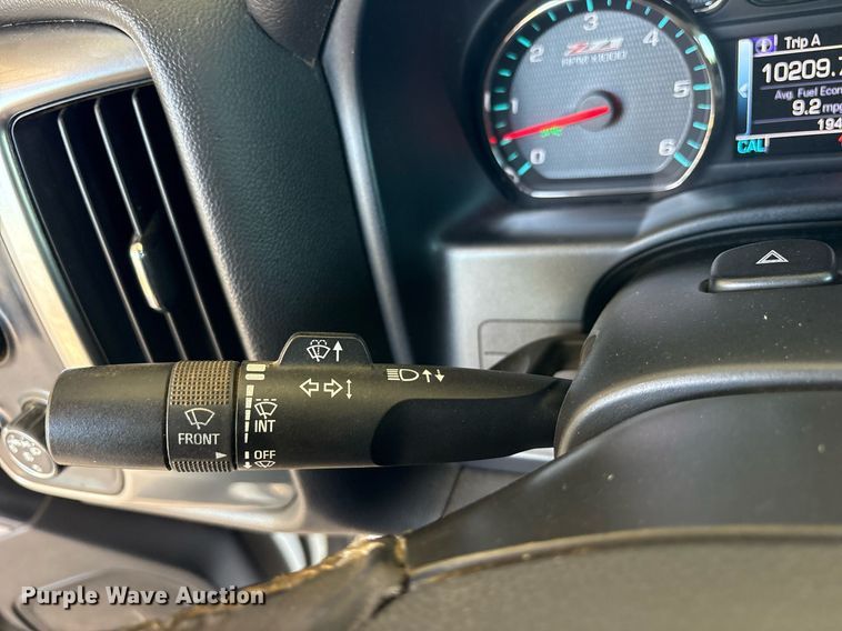 image for item DY0867 2017 Chevrolet Silverado 2500HD Crew Cab pickup truck