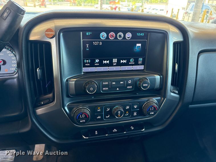 image for item DY0867 2017 Chevrolet Silverado 2500HD Crew Cab pickup truck