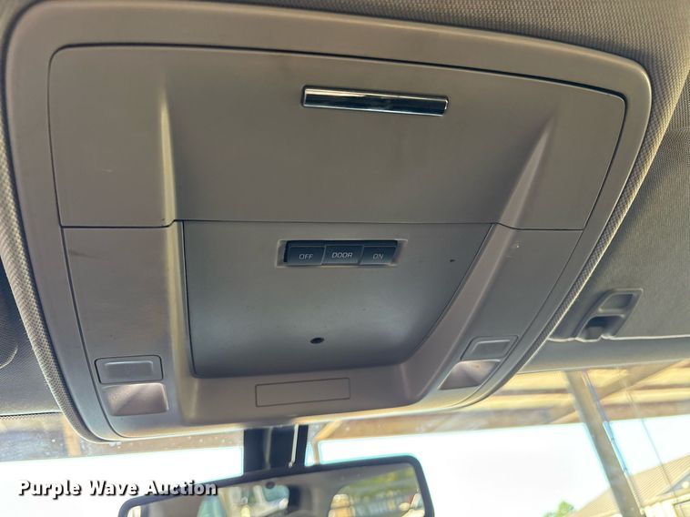 image for item DY0867 2017 Chevrolet Silverado 2500HD Crew Cab pickup truck