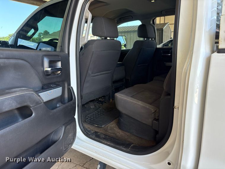 image for item DY0867 2017 Chevrolet Silverado 2500HD Crew Cab pickup truck