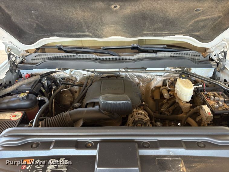 image for item DY0867 2017 Chevrolet Silverado 2500HD Crew Cab pickup truck