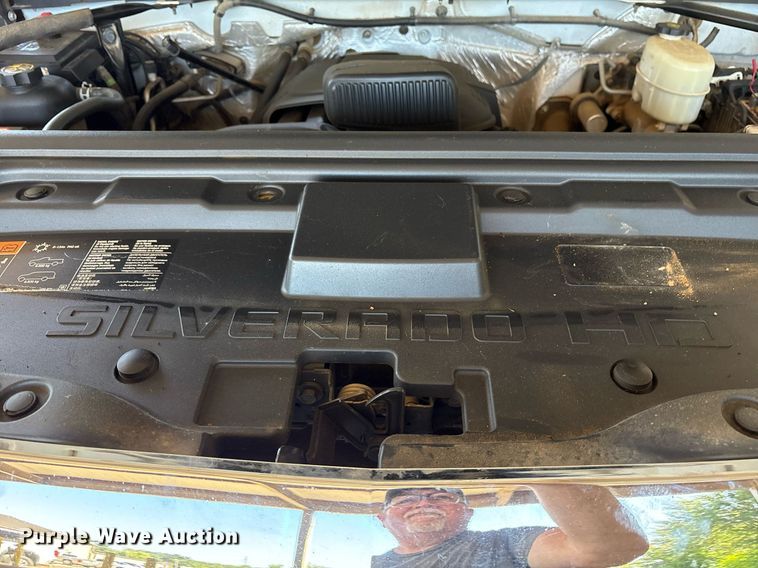 image for item DY0867 2017 Chevrolet Silverado 2500HD Crew Cab pickup truck