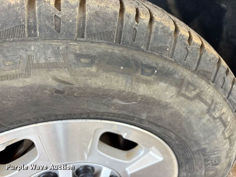 image for item DY0867 2017 Chevrolet Silverado 2500HD Crew Cab pickup truck