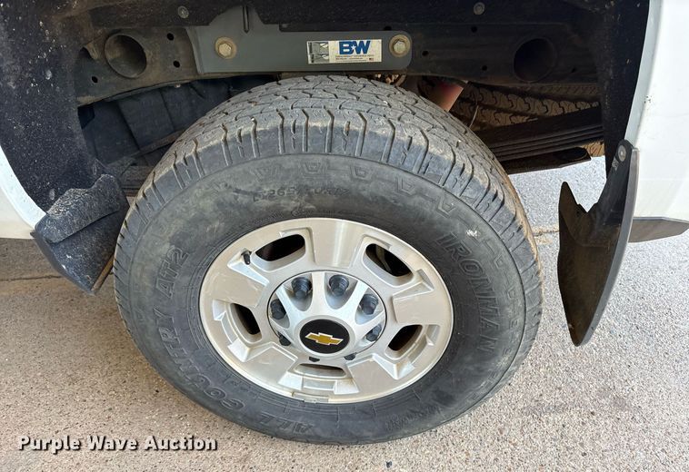 image for item DY0867 2017 Chevrolet Silverado 2500HD Crew Cab pickup truck